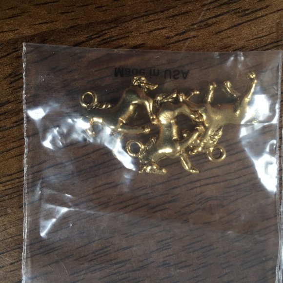 Lot of Gold Color and Gold Plated Jewelry Supplies - Picture 7 of 13